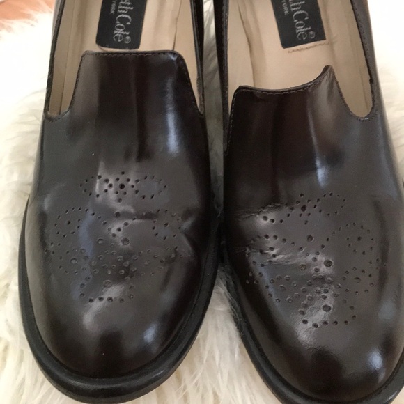 Kenneth Cole dark brown heels - Picture 3 of 8